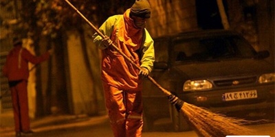 خلاقیت خنده دار رفتگر شهرداری برای اختراع جارو دستی چرخ دار به محبوبیت جهانی دست یافت/ آدم زبونش بند میاد از اینهمه استعداد😂