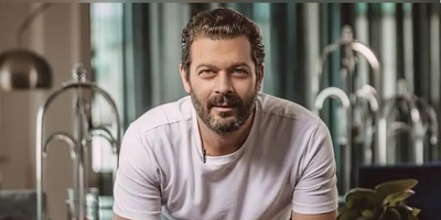 (ویدیو) درگیری لفظی پژمان بازغی با مجری خانم بر سر سوپراستار خواندن محمدرضا گلزار