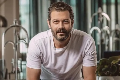 (ویدیو) درگیری لفظی پژمان بازغی با مجری خانم بر سر سوپراستار خواندن محمدرضا گلزار