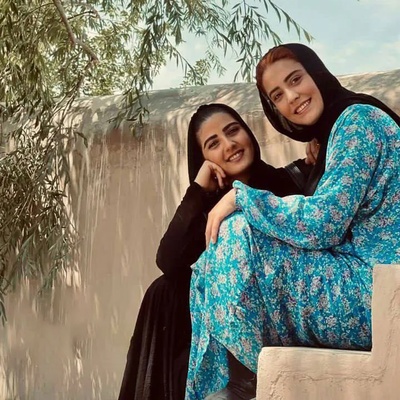 استایل خاص شبنم قربانی با شلوار خمره‌ای در کنار دوستانش شکار شد؛ خانم بازیگر چه وست رنگانگی هم پوشیده+تصاویر