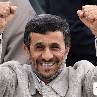 تصویر باورنکردنی و عجیب شباهت آقای بازیگر به محمود احمدی نژاد/جل الخالق انگار هردو یه نفرن