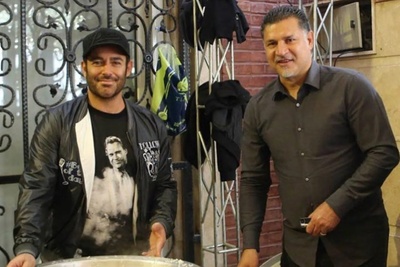 (ویدئو) حضور هنرمندان و ورزشکاران در نذری و عزاداری محمدرضا گلزار بدون آیسان آقاخانی/ از علی دایی و سعید معروف تا حسین یاری"بازیگر شب دهم"