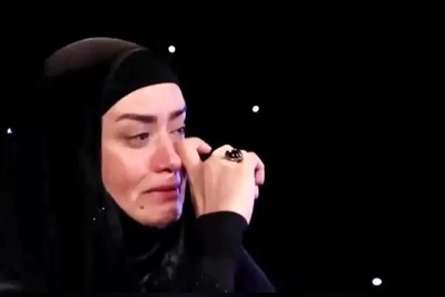 اشک‌های بی‌پایان الهام چرخنده لحظه وداع با پدرش؛ ویدیو دردناک از عزاداری خانم بازیگر کنار پیکر بی جان پدرش قبل از خاکسپاری/ روحش شاد