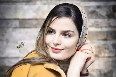 ببینید| غزاله اکرمی ورق را برگرداند؛ از ترس از ازدواج تا حلقه‌ای برلیانی که جلوی دوربین به نمایش گذاشت!