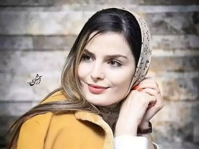 ببینید| غزاله اکرمی ورق را برگرداند؛ از ترس از ازدواج تا حلقه‌ای برلیانی که جلوی دوربین به نمایش گذاشت!