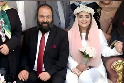 چیدمان منزل دوبلکس نرگس محمدی و علی اوجی/ مبلمان طرحدار و کلاسیک، آباژور رومیزی کنده کاری شده، پیانو، گیتار، تابلو های هنری  و...