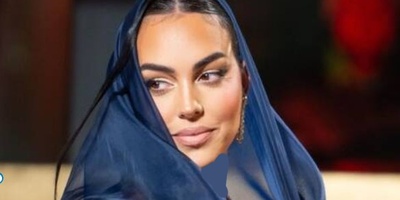 میز ناهار ساده جورجینا، همسر رونالدو به سبک عربی/ حجاب عربی هم که دوست داره!