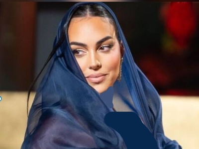 میز ناهار ساده جورجینا، همسر رونالدو به سبک عربی/ حجاب عربی هم که دوست داره!
