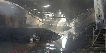 آتش یک کارگاه 800 متری را به کام خود کشاند/جزئیات آتش سوزی تولیدی در جنوب تهران