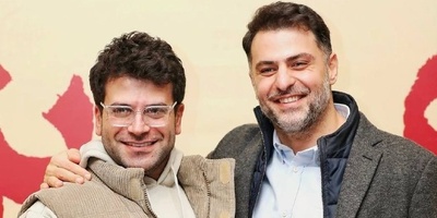 روزبه حصاری در برنامه علی ضیا: الان که بیکارم اگه منو به مراسماتون دعوت کنین سرگرمتون میکنم؛ تقلید صدا بلدم، شعر حفظی بلدم!+ویدیو