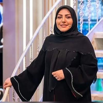 مهمانان ویژه مجری تلویزیون پرنده از آب درآمدند!/وقت گذرانی المیرا شریفی با طوطی‌های رنگارنگ در برنامه زنده +تصاویر