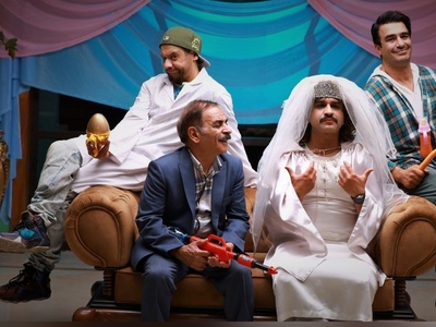 رازهای دکوراسیون دورهمی علی صادقی و آقا رشید در شبکه سه!/مبلمان شیک و دیوار هایی سفید رنگ به سبک مینیمال+جزئیات