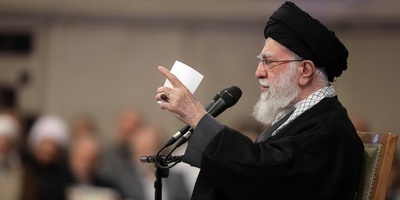 رهبر انقلاب: حتی اگر عکس من را آتش زدند تندی نکنید؛ نیروهایتان را ذخیره کنید برای... +ویدیو