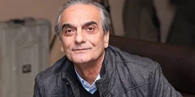 نگاهی به خونه و زندگی همایون ارشادی که بعد از فوت استاد الان رنگ و بوی غم به خود گرفته/ آجر به آجر این خونه پر از خاطره است+فیلم