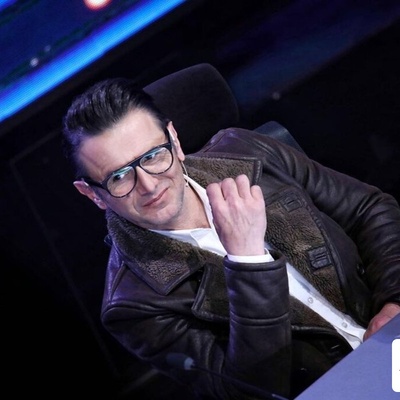 لحظه‌ای که امین حیایی کنترلش را از دست داد! شوخی خطرناک با داور عصر جدید که سوژه شد/ بلایی که تک‌چرخ سر امین حیایی آورد!