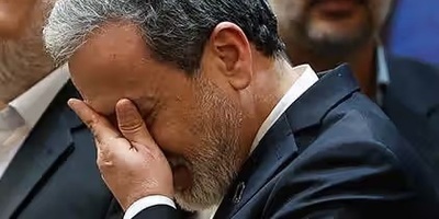 ببینید| بغض سنگین عباس عراقچی هنگام خاکسپاری خواهرش؛ وایت تلخ از زنی که بعد از مادر، تکیه‌گاه خانواده بود