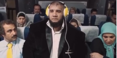 این پشت صحنه رو از دست نده؛ نقی معمولی و هما سعادت در هواپیما و در محاصره مسافر 180 کیلویی!+ویدیو