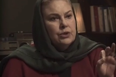 مهرانه مهین ترابی: ایرانی جماعت فکر میکنه مرغ همسایه غازه حاضره در خارج از کشور روزانه 16 ساعت کار کنه ولی مملکت خودش دائم غر می زنه!+فیلم
