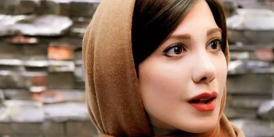 (ویدئو) شعرخوانی جذاب باران نیکراه که حس زندگی می دهد/ سینه ام دکان عطاریست... من برای عاشق بی چیز راه رفتن زیر باران می کنم تجویز...