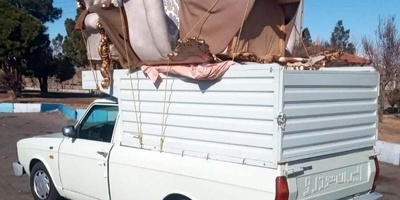 خلاقیت خنده‌دار راننده پیکان وانت تبریزی برای نوشتن جملات پشت کامیونی با الهام از استاد شعر فارسی سعدی حماسه آفرید/ انصافا خوب گفته😂+عکس