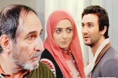 سکانس‌ خنده‌دار از فیلم سینمایی چک؛ وقتی شاهرخ استخری ویندوز کامپیوتر رو بهانه میکنه تا با نفیسه روشن آشنا بشه+ویدیو