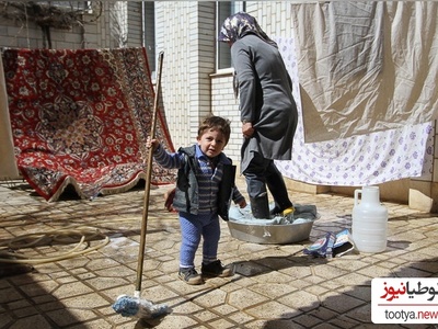 خلاقیت خنده دار مادر ایرانی برای زود خشک شدن فرش شسته شده در سرمای پاییزی حماسه‌ساز شد/ صدهزار آفرین به این مغز پر از ایده