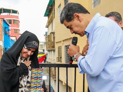 یادی کنیم از تعظیم مادورو، رئیس‌جمهور ونزوئلا در برابر شجاعت سحر امامی و مکالمه فارسی با این مجری+ویدیو