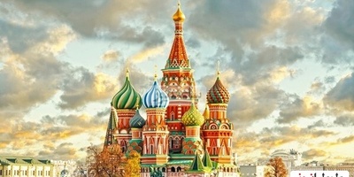 (ویدئو) پدیده عجیب اما واقعی که به یکی از جاذبه های گردشگری روسیه تبدیل شده است!/ طلوع و غروب شگفت انگیز خورشید در 2 بامداد