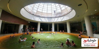 حضور محمد خاتمی و محمود احمدی‌نژاد در آبگرم سرعین و خوش و بش با مردم داخل استخر+ویدیو