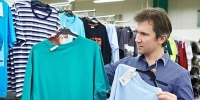 اَه به من دختر خانم!؛ دیالوگ پر سر و صدای رحیم نجار روی تی‌شرت نشست!؛ شما جرات دارید اینو بپوشید؟ + ویدیو