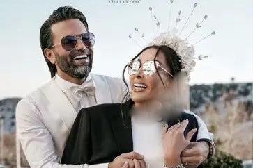 نگاهی به سالگرد ازدواج صمیمی علیرضا نیکبخت و همسرش مونا خانوم در قصر شاهانه‌شان+ خلاقیت تحسین برانگیز اوستا قناد تهرانی در پخت کیک