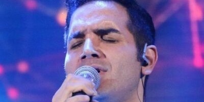 (ویدیو) اجرای فوق العاده و باشکوه آهنگ خیال تو از محسن یگانه/چشماتو از من بر ندار من مات تصویر توام....💗