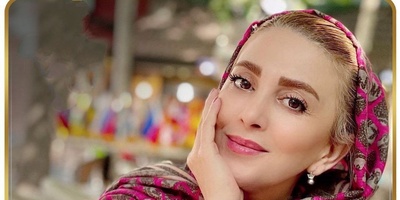 ژیلا صادقی با عینک قرمز در یک ایونت ملی حضور یافت!