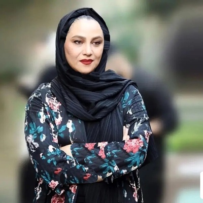 بغض بی‌امان شبنم مقدمی بر سر مزار استاد شجریان؛ عکسی که دل همه را لرزاند!