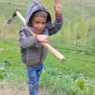 (عکس) خلاقیت و هوش برتر پسر بچه ایرانی در راهسازی/بچه مهندس که میگن ایشونن!