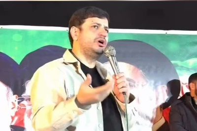 مدال «شرافت» بر سینه آقای خاص؛ تمجید ویژه رائفی‌پور از محسن چاوشی: این آدم باشرفه پای سفره پدر و مادر بزرگ شده...+فیلم