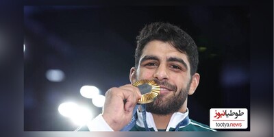 (عکس) طلای المپیک 2024 بر گردن مادر محمد هادی ساروی/ مادری که هم پدر بود، هم مادر👌