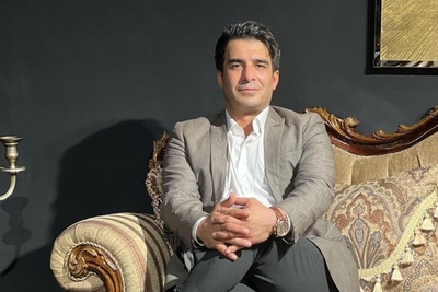 بزنین دست قشنگه رو که یوسف تیموری برای بار دوم داماد شد؛ عروس خانم جوان و خوش استایل رو پسندیدید؟