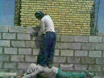 فیلم/خلاقیت خنده دار اوستا بنا برای نصب در بدون در نظر گرفتن اصول مهندسی یاد و خاطره پت و مت را زنده کرد! 😂وقتی مدرک مهندسی رو آنلاین بگیری نتیجه همین میشه