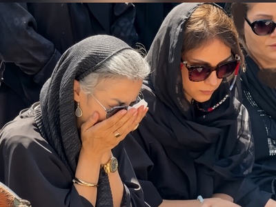 چهلم اکبر عبدی در میان اشک و اندوه خانواده برگزار شد؛ همسر و برادر این هنرمند تازه‌درگذشته بر سر مزار او بی‌تابی کردند و داغ نبودنش دوباره تازه شد