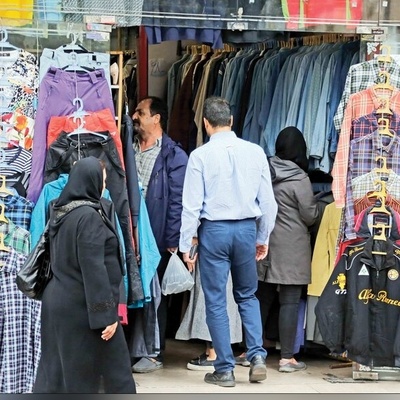 اقدام هوشمندانه لباس‌فروش بی‌اعصاب با شروع خریدهای نوروزی و در جلوگیری از بهانه آوردن مشتریانش برای خرید نکردن+عکس/ هشدار جدی به مشتریان وسواسی😂
