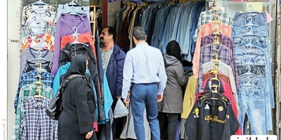 اقدام هوشمندانه لباس‌فروش بی‌اعصاب با شروع خریدهای نوروزی و در جلوگیری از بهانه آوردن مشتریانش برای خرید نکردن+عکس/ هشدار جدی به مشتریان وسواسی😂