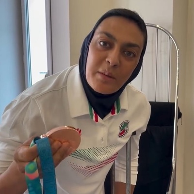 نگاهی به چیدمان منزل شهربانو منصوریان / این همه طلا رو یه جا دیده بودین؟