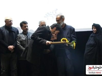 ادای احترام بازیگران و هنرمندان ایرانی به خانواده داغدار زنده‌یاد «جواد گنجی» از جانباختگان حوادث دی ماه/ از دستبوسی شهاب حسینی تا دقایقی سکوت به احترام مجلس با نوای سنج و دمام جنوبی+فیلم