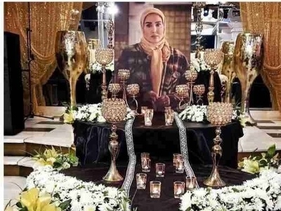 نگاهی به سینی‌های تزئین شده خرما، حلوا و دیزاین شیک شمع میز عزای هنرمندان پیشکسوت و جوان ایرانی که یادشان همیشه در قلب‌ها جاودان است+عکس