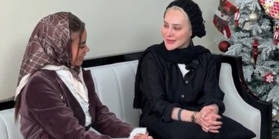 نگاهی به خونه زندگی شاهانه آرام جعفری به سبک نئوکلاسیک لاکچری/ درخت کریسمس مجلل، مبلمان با طرح گورخری، صندلی ریلکسی، لوستر اعیانی، سرویس چینی جهیزیه با طرح حیوانات و...