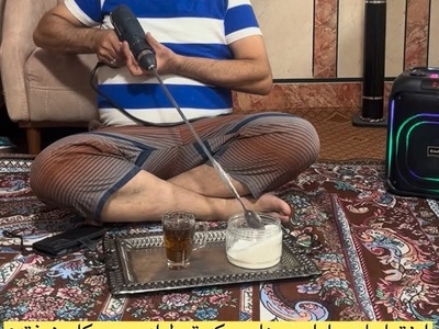 خلاقیت خنده دار پدر ایرانی برای اختراع همزن برقی با قاشق چای خوری و دریل حماسه ای نو در صنعت لوازم برقی آفرید/ همه مرد ایرانی صبح روز تعطیل به روایت تصویر😂+فیلم