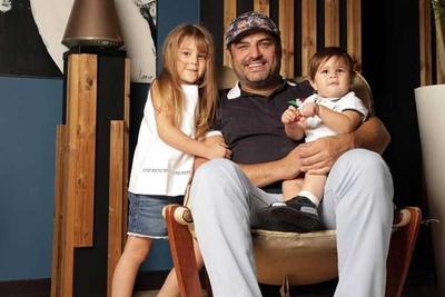 چیدمان لوکس ویلای سام درخشانی بازیگر سریال آوای باران/ پیانو، میز بیلیارد، مبلمان چرم چستر، آباژور، اکسنت وال و...