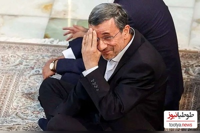 احمدی‌نژاد و چاوز؛ خارج از پروتکل‌های رسمی؛ماجرای آموزش چهارزانو نشستن توسط احمدی‌نژاد به هوگو چاوز سرِ سفره افطار+عکس