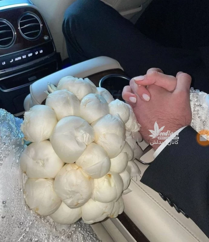 خلاقیت خندهدار گلفروش محله برای تزیین دسته گل خواستگاری با پیاز و سوخاری مرغ!+عکس